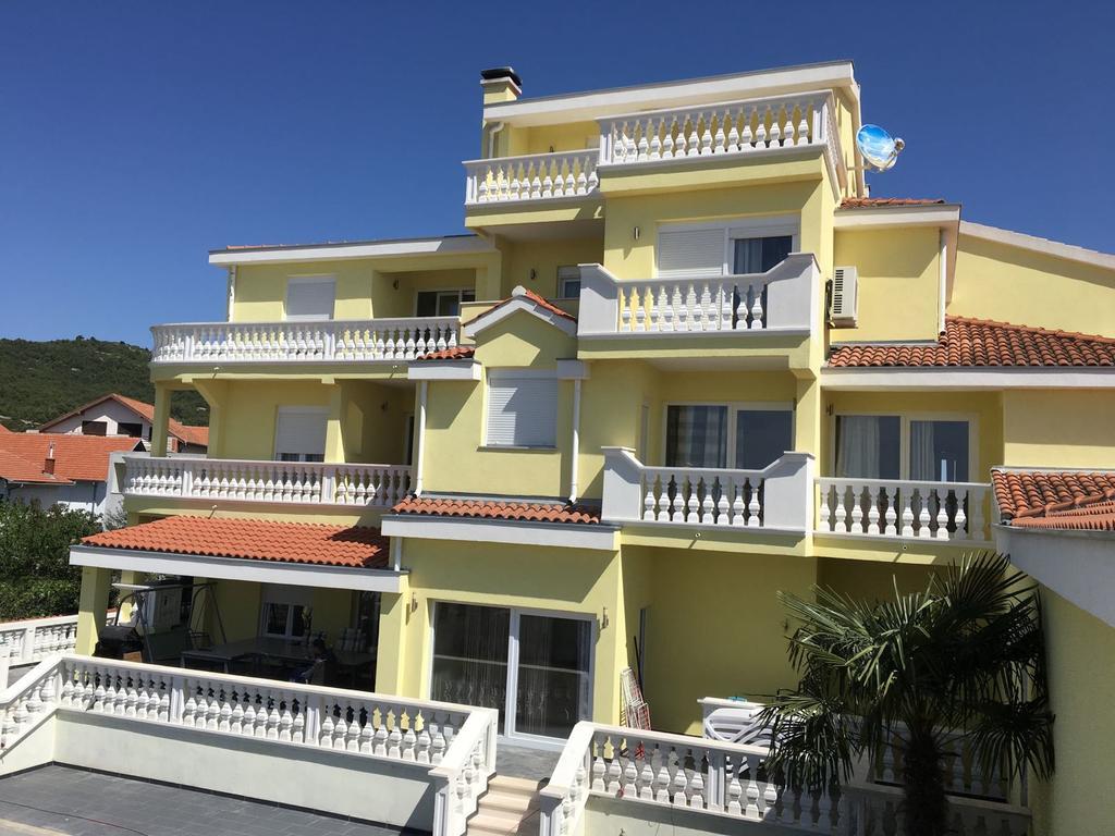 Apartments Jareb Tribalj エクステリア 写真